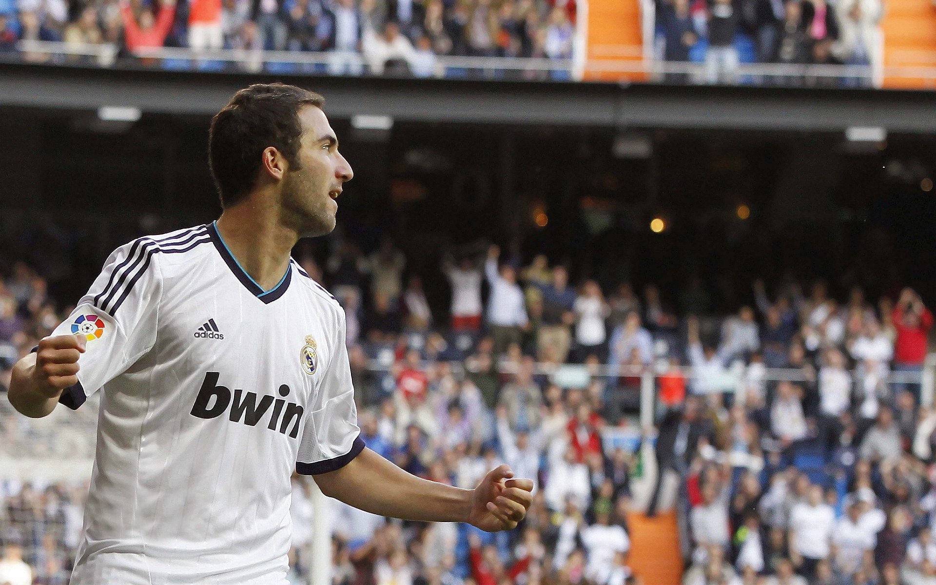 阿什拉夫一锤定音，个人英雄主义与战术纪律的完美融合，雷恩淘汰莱比锡的启示